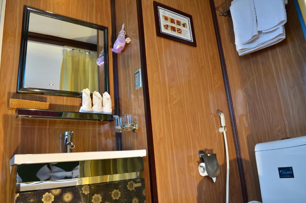 Garden Bay Premium Cruise Ha Long Quarto foto